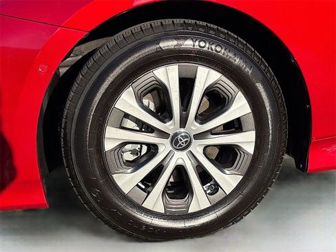 Used 2020 Toyota Prius Prime Limited image 30