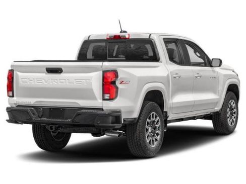 Used 2023 Chevrolet Colorado Z71 w/ Z71 Convenience Package 2 image 3
