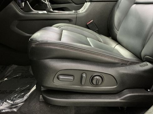 Used 2023 Chevrolet Traverse RS AWD/4WD image 15