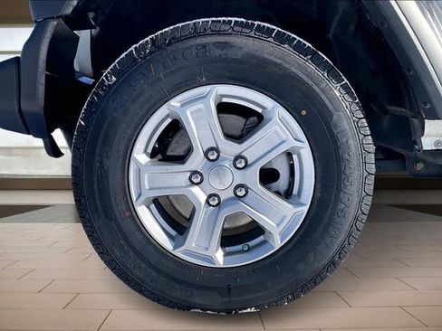 Used 2020 Jeep Wrangler Sport image 9