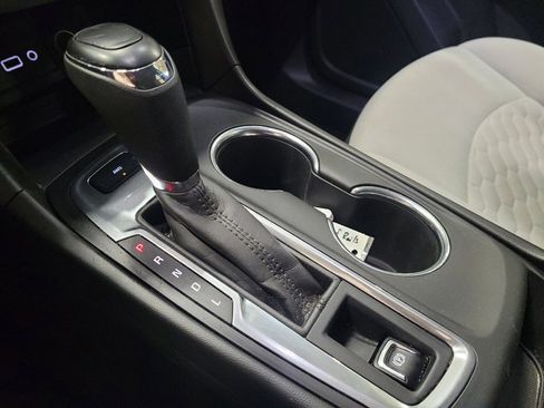 Used 2020 Chevrolet Equinox LS image 26