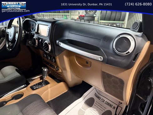 Used 2012 Jeep Wrangler Unlimited Sahara w/ Dual Top Group image 28