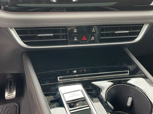 New 2025 Volkswagen Atlas Peak Edition SE image 21