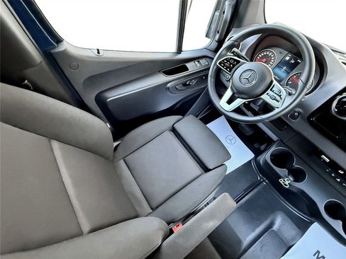 Used 2024 Mercedes-Benz Sprinter 3500 image 7