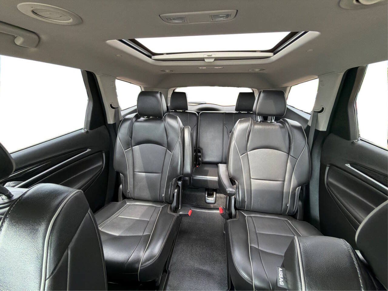 Used 2020 Buick Enclave Avenir w/ Avenir Technology Package AWD/4WD image 13