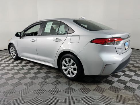 Used 2024 Toyota Corolla LE image 2
