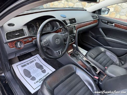 Used 2013 Volkswagen Passat TDI SEL Premium image 5