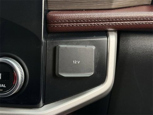 Used 2024 Ford Expedition Limited image 24