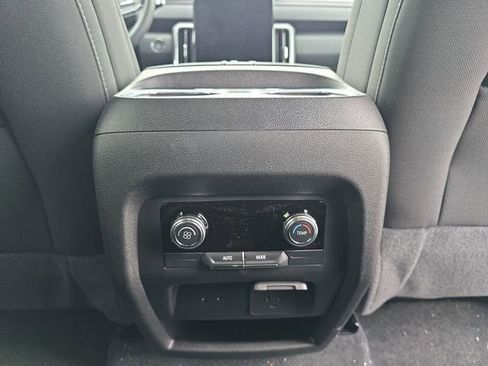 New 2025 GMC Acadia Elevation image 21