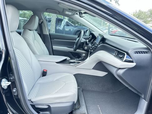 Used 2023 Toyota Camry SE FWD image 9
