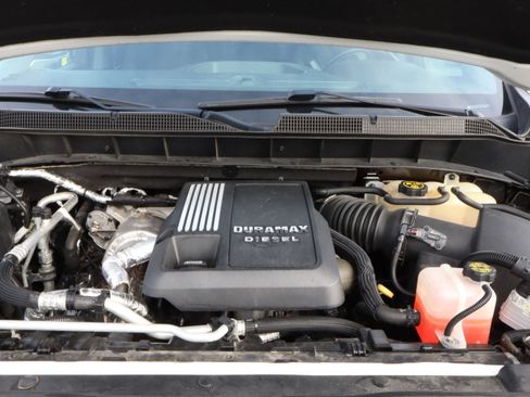 Used 2020 Chevrolet Silverado 1500 LT w/ All-Star Edition image 18