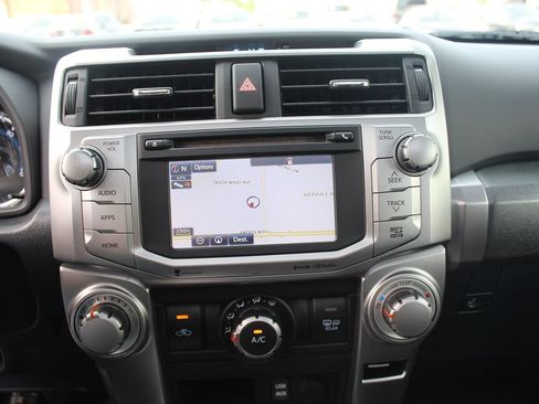 Used 2017 Toyota 4Runner SR5 Premium image 31