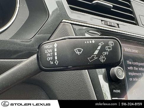 Used 2020 Volkswagen Tiguan SE AWD/4WD image 35