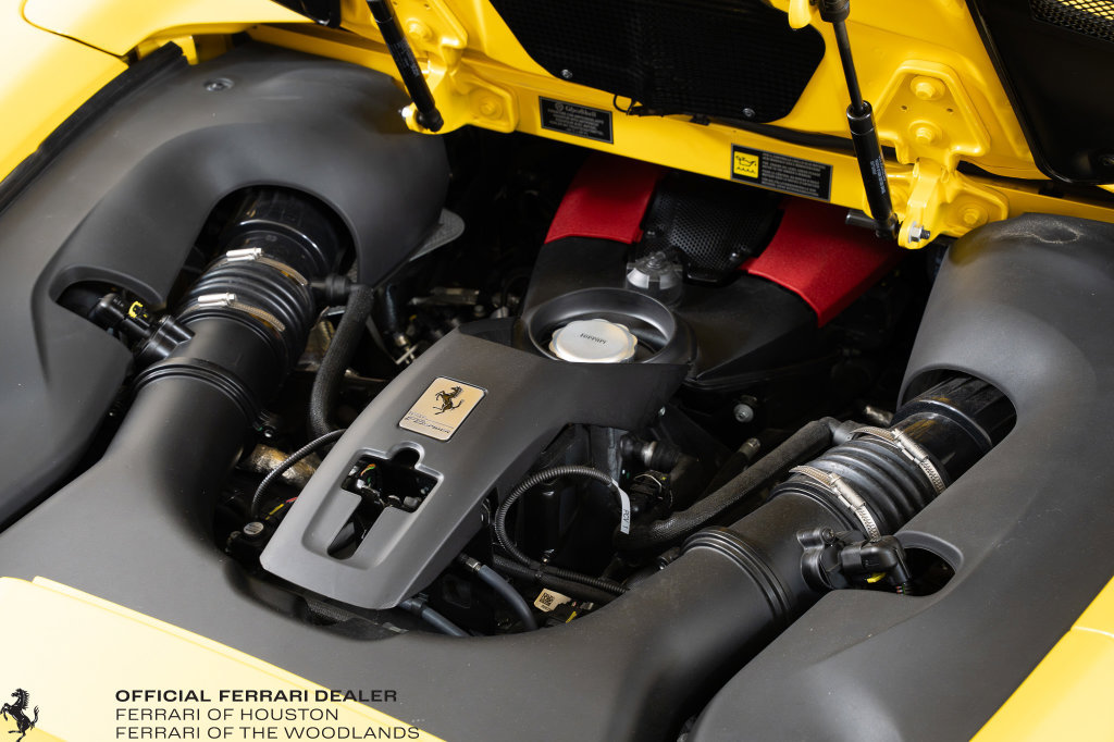 Used 2021 Ferrari F8 Tributo RWD image 34