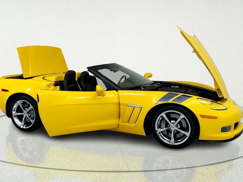 Used 2011 Chevrolet Corvette Grand Sport w/ Preferred Equipment Group RWD image 14