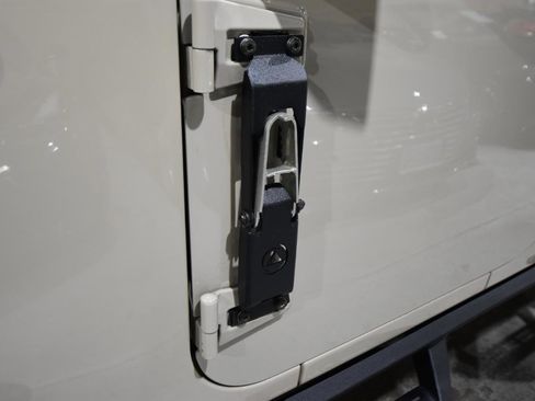 Used 2018 Jeep Wrangler Unlimited Sport S image 13