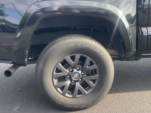 Used 2023 Toyota Tacoma SR5 w/ Technology Package AWD/4WD image 9