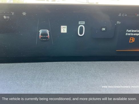 Used 2025 Ford Expedition Active RWD image 16