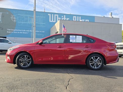 Used 2023 Kia Forte LXS image 17