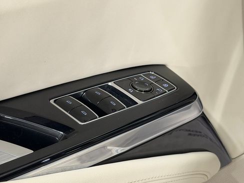 Certified 2025 Cadillac Escalade ESV Sport Platinum w/ LPO, ONYX Package AWD/4WD image 28