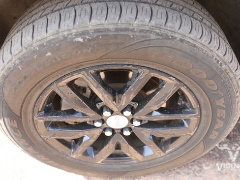 Used 2019 GMC Acadia SLT w/ LPO, Cargo Package image 10