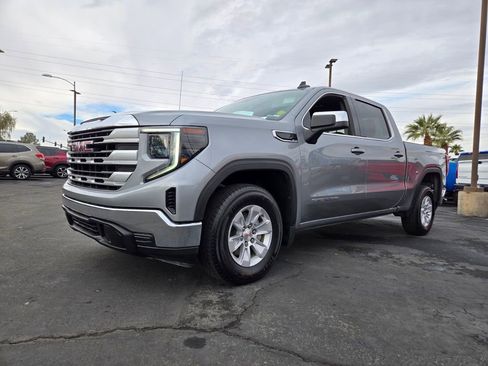 Used 2024 GMC Sierra 1500 SLE image 2