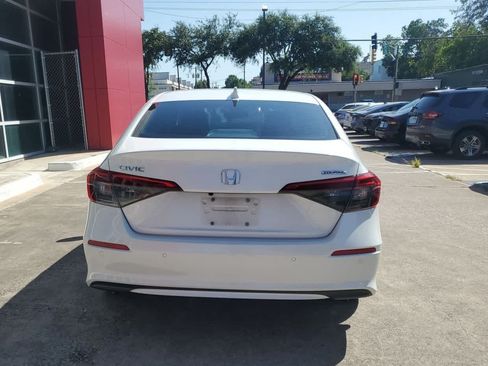 Used 2024 Honda Civic Touring image 5