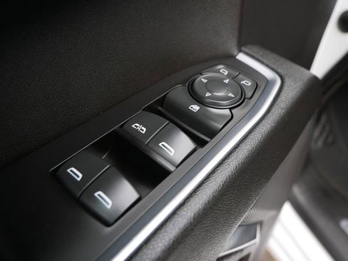 Used 2023 GMC Sierra 1500 SLE image 16