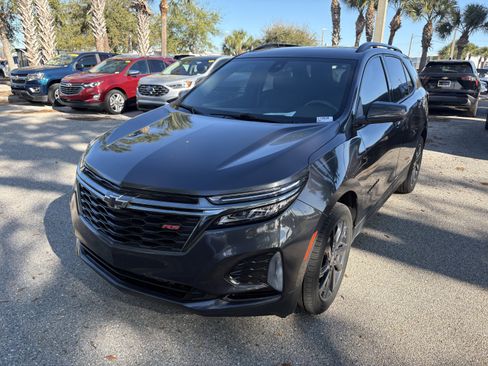 Used 2022 Chevrolet Equinox RS w/ RS Leather Package image 3