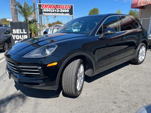 Used 2020 Porsche Cayenne w/ Driver Memory Package AWD/4WD image 10