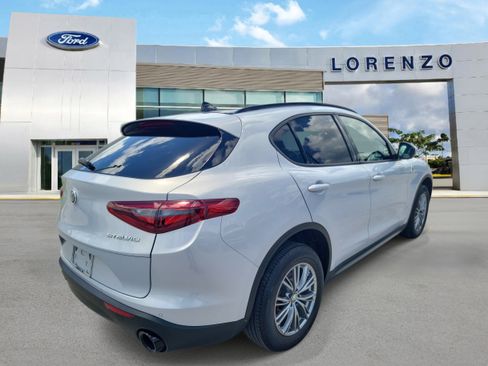 Used 2023 Alfa Romeo Stelvio Sprint RWD image 5