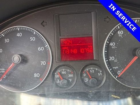 Used 2009 Volkswagen Jetta SE FWD image 4