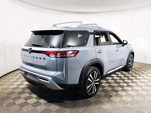 Used 2024 Nissan Pathfinder Platinum AWD/4WD image 11