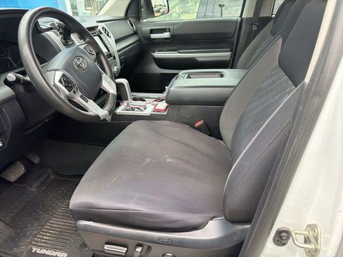 Used 2019 Toyota Tundra SR5 w/ SR5 Upgrade Package image 11