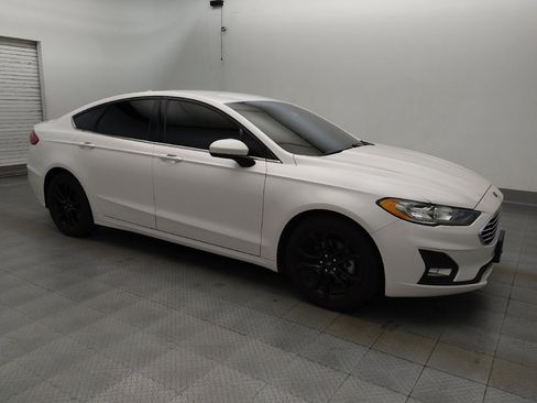 Used 2019 Ford Fusion SE w/ Equipment Group 151A FWD image 11