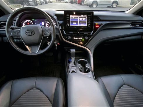 Used 2022 Toyota Camry SE w/ Cold Weather Package image 15