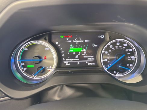 Used 2024 Toyota Venza XLE AWD/4WD image 13