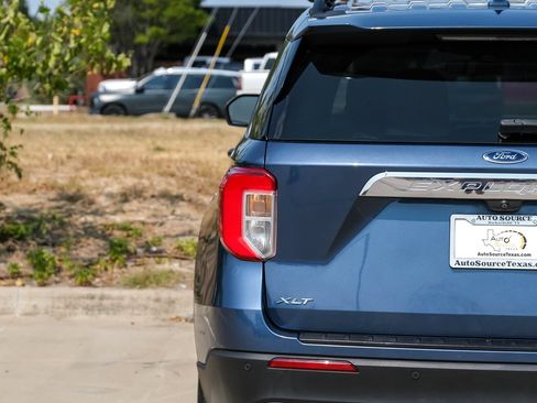 Used 2020 Ford Explorer XLT w/ Equipment Group 202A RWD image 47