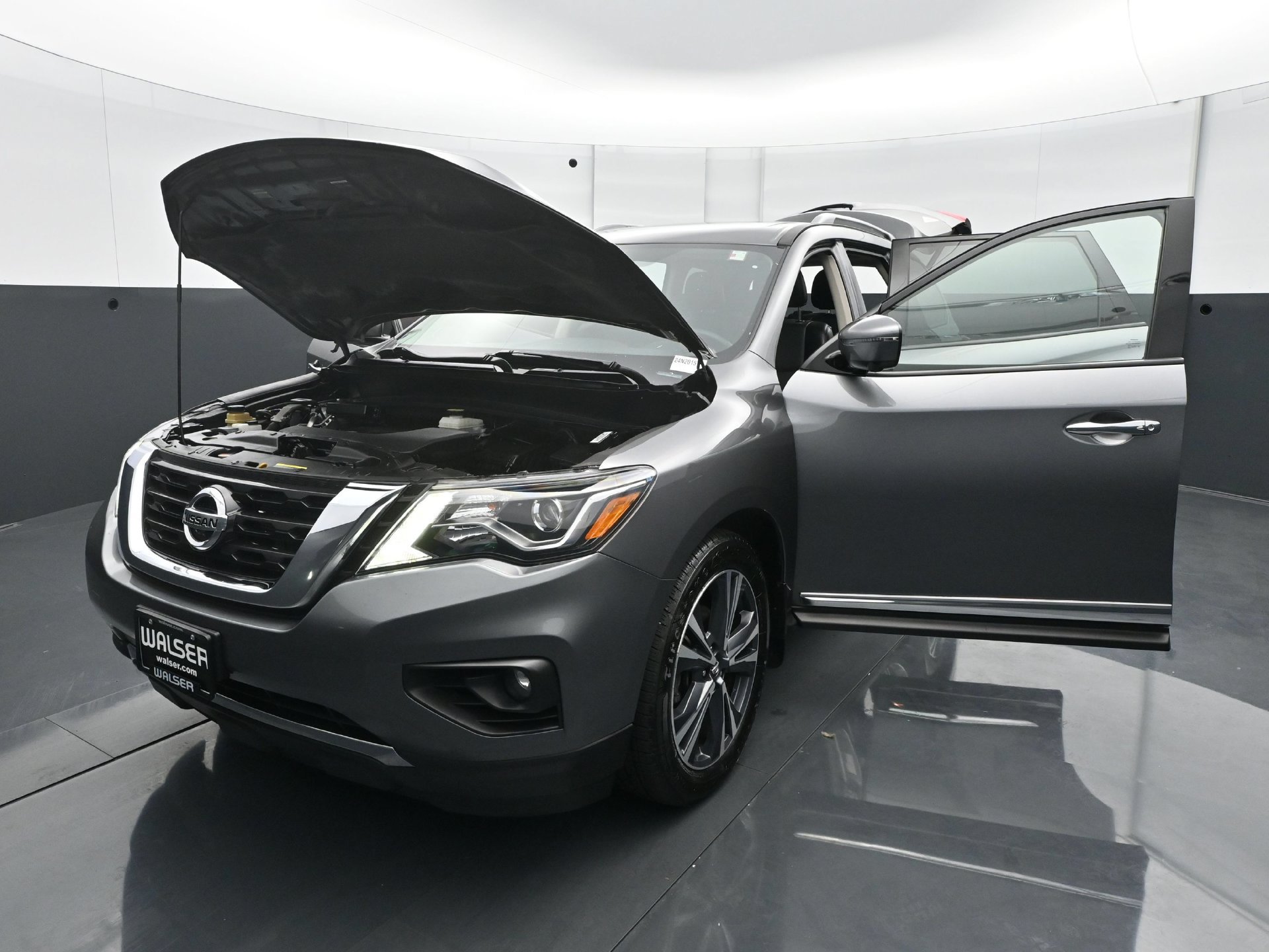 Used 2019 Nissan Pathfinder Platinum AWD/4WD image 33