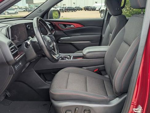 Used 2024 Chevrolet Traverse Z71 w/ Enhanced Driving Package image 13