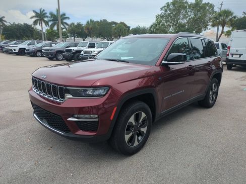 Used 2024 Jeep Grand Cherokee Limited 4xe AWD/4WD image 10