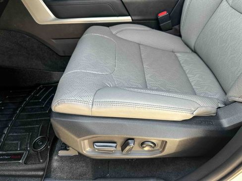 Used 2024 Toyota Tundra Limited AWD/4WD image 15