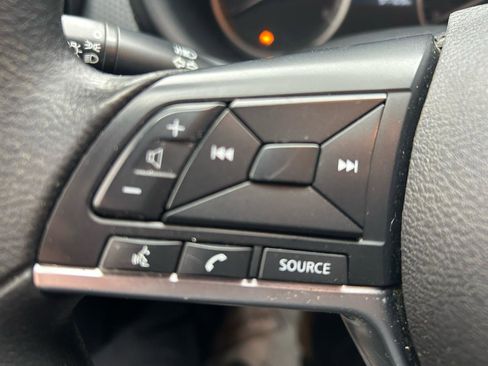 Used 2021 Nissan Kicks S image 19