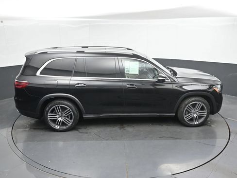 Used 2024 Mercedes-Benz GLS 450 4MATIC image 35