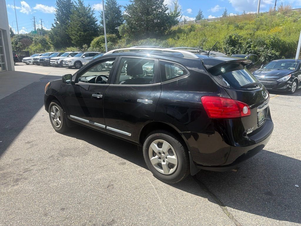 Used 2015 Nissan Rogue S w/ Convenience Package AWD/4WD image 4
