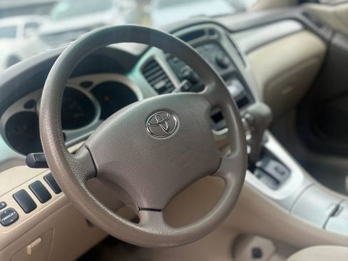 Used 2004 Toyota Highlander 2WD image 13