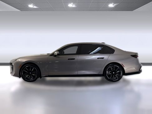 Certified 2023 BMW 760i xDrive w/ Executive Package AWD/4WD image 2