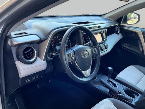 Used 2014 Toyota RAV4 LE FWD image 16