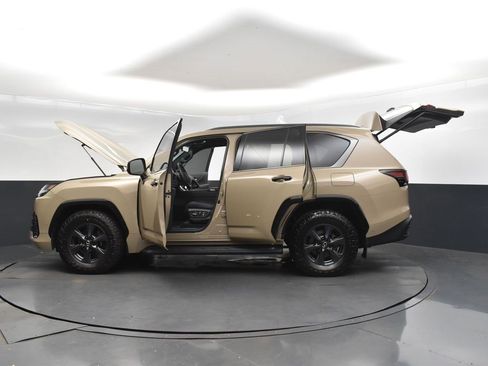 Used 2025 Lexus LX 700h Overtrail image 49