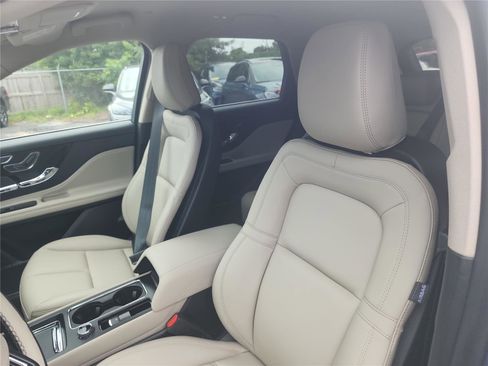 New 2026 Lincoln Corsair Premiere image 14